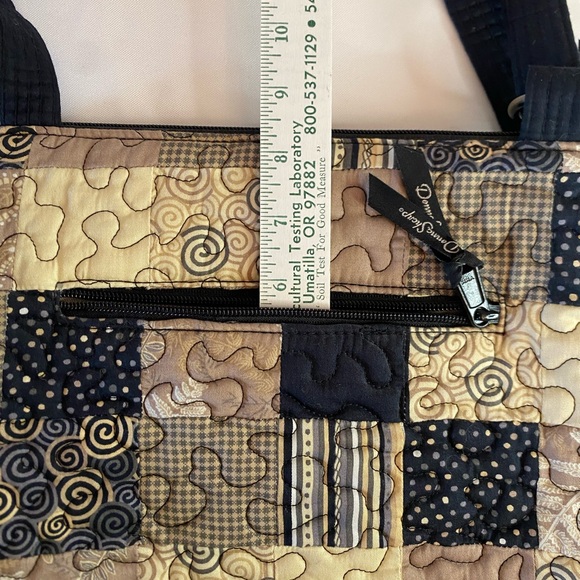 Donna Sharp patchwork Crossbody purse with three outside pockets - Picture 6 of 13